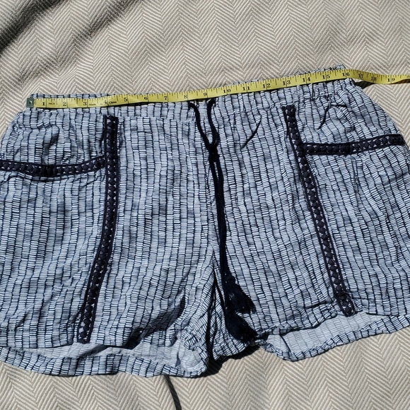 Falls Creek size large lightweight shorts - Picture 6 of 9